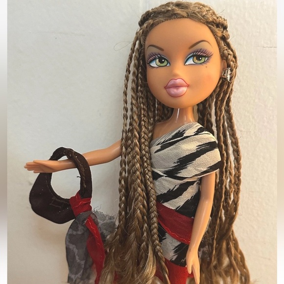 Bratz Yasmin Doll Vintage 2001 - Picture 1 of 6